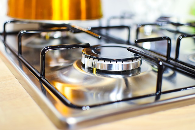 100 Energy saving tips for the home (save money and energy) 3 check your gas stoves and cylinders to save energy