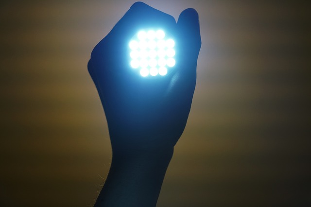 100 Energy saving tips for the home (save money and energy) 2 led light