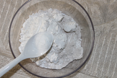 homemade-remineralizing-tooth-powder-3