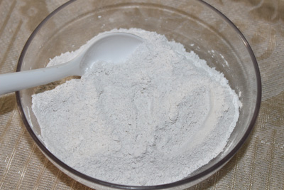 homemade-remineralizing-tooth-powder
