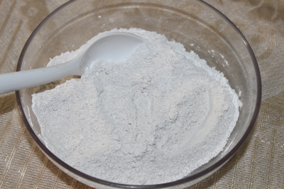 homemade-remineralizing-tooth-powder