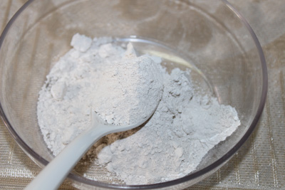 homemade-remineralizing-tooth-powder
