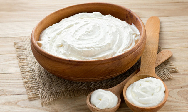How to get soft and silky hair naturally at home? 2 Yoghurt