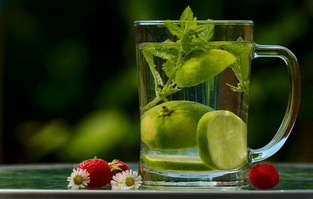 Infused water: The benefits and 10 infused water recipes