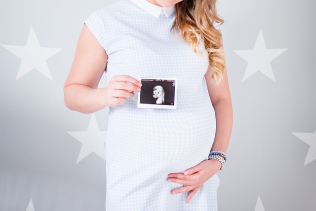 Benefits and Risks of Ultrasound During Pregnancy 2 Growth and anatomy scans