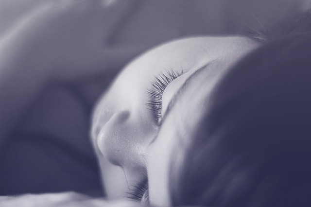 How to make your kids sleep well naturally? 4 Create optimal light conditions