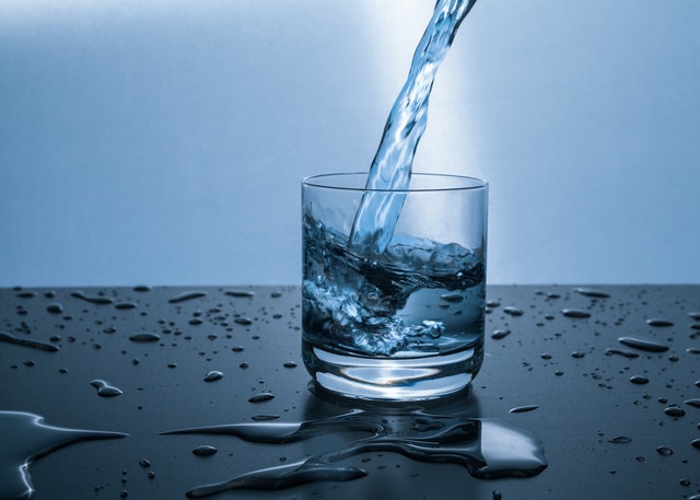 10 Tips to keep your kids healthy in summer 3 Proper hydration