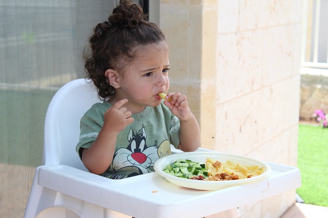 Easy ways to make your kids eat healthy