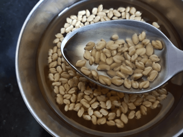 How to eat soaked fenugreek?